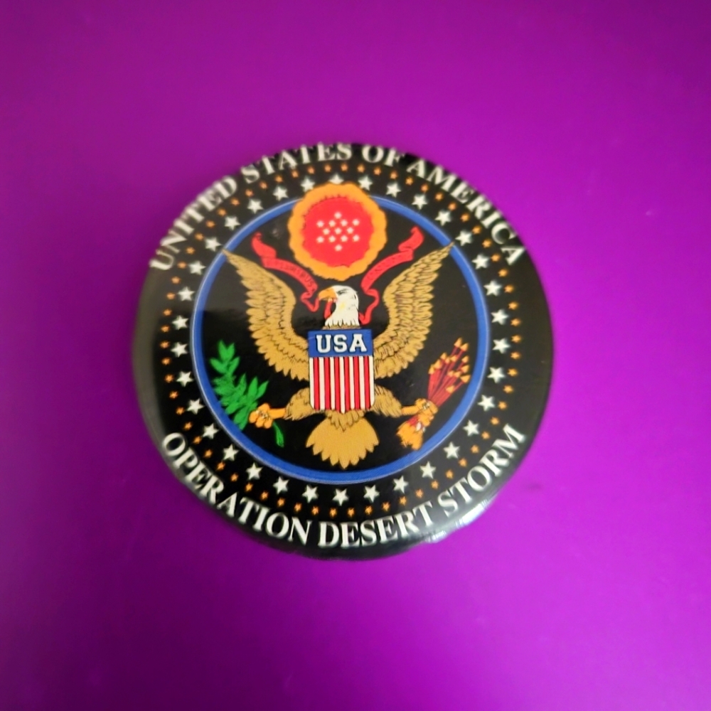 Operation Desert Storm Pin, January 17, 1991
